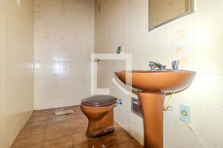 Casa à venda com 210m², 5 quartos e 3 vagasBanheiro da Suíte 1