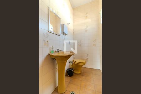 Casa à venda com 210m², 5 quartos e 3 vagasBanheiro da Suíte 2