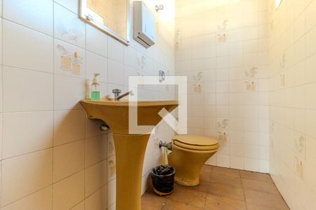 Casa à venda com 210m², 5 quartos e 3 vagasBanheiro da Suíte 2