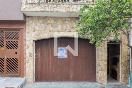 Casa à venda com 160m², 3 quartos e 1 vaga Casa à venda com 160m², 3 quartos e 1 vagaFachada