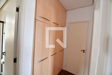 Apartamento à venda com 170m², 3 quartos e 3 vagasCorredor - Armários