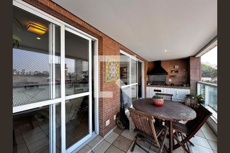 Apartamento à venda com 134m², 3 quartos e 3 vagasVaranda