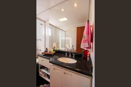 Apartamento à venda com 132m², 4 quartos e 3 vagasBanheiro da Suíte 1