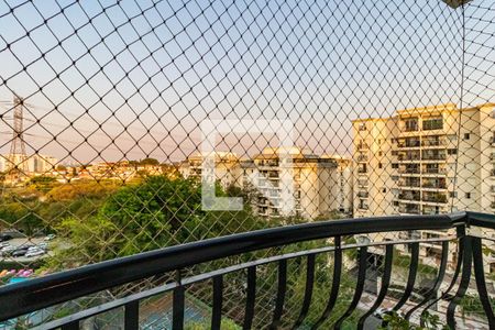 Apartamento à venda com 136m², 3 quartos e 3 vagas Apartamento à venda com 136m², 3 quartos e 3 vagasSuite 02 - Varanda