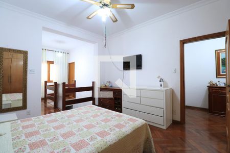 Casa à venda com 500m², 4 quartos e 5 vagasSuíte 1