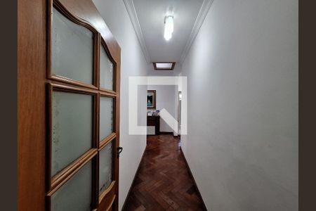 Casa à venda com 500m², 4 quartos e 5 vagasCorredor