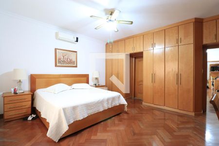 Casa à venda com 500m², 4 quartos e 5 vagasSuíte 2