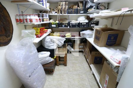 Casa à venda com 500m², 4 quartos e 5 vagasDepósito