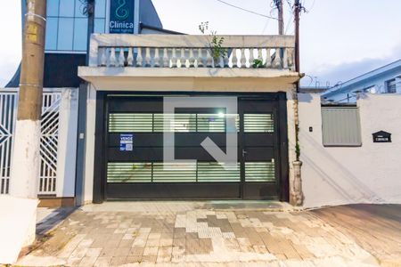 Casa à venda com 250m², 4 quartos e 2 vagas Casa à venda com 250m², 4 quartos e 2 vagasFachada e placa