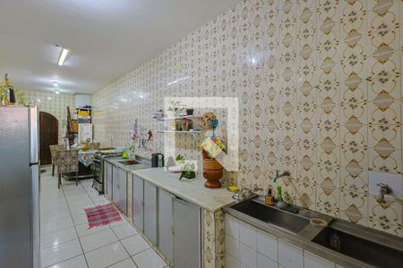 Casa à venda com 300m², 6 quartos e 2 vagas Casa à venda com 300m², 6 quartos e 2 vagasCozinha