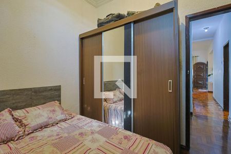 Casa à venda com 300m², 6 quartos e 2 vagas Casa à venda com 300m², 6 quartos e 2 vagasQuarto