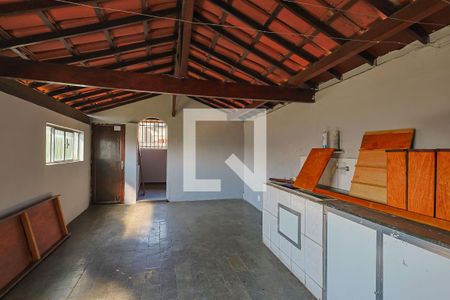 Casa à venda com 300m², 6 quartos e 2 vagas Casa à venda com 300m², 6 quartos e 2 vagasÁrea de serviço