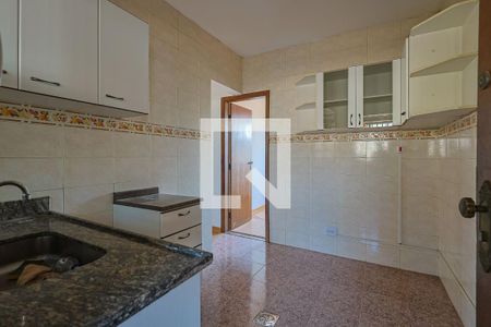 Casa à venda com 300m², 6 quartos e 2 vagas Casa à venda com 300m², 6 quartos e 2 vagasCozinha