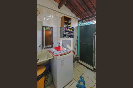 Casa à venda com 300m², 6 quartos e 2 vagas Casa à venda com 300m², 6 quartos e 2 vagasÁrea de serviço