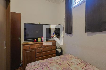 Casa à venda com 300m², 6 quartos e 2 vagas Casa à venda com 300m², 6 quartos e 2 vagasQuarto