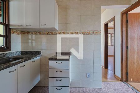 Casa à venda com 300m², 6 quartos e 2 vagas Casa à venda com 300m², 6 quartos e 2 vagasCozinha