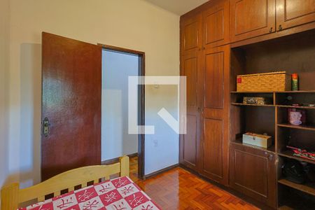 Casa à venda com 300m², 6 quartos e 2 vagas Casa à venda com 300m², 6 quartos e 2 vagasQuarto