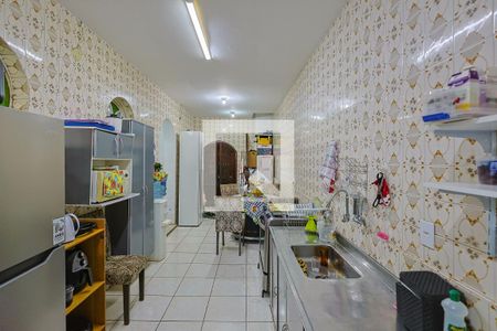 Casa à venda com 300m², 6 quartos e 2 vagas Casa à venda com 300m², 6 quartos e 2 vagasCozinha