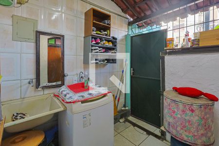 Casa à venda com 300m², 6 quartos e 2 vagas Casa à venda com 300m², 6 quartos e 2 vagasÁrea de serviço