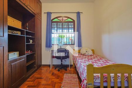 Casa à venda com 300m², 6 quartos e 2 vagas Casa à venda com 300m², 6 quartos e 2 vagasQuarto