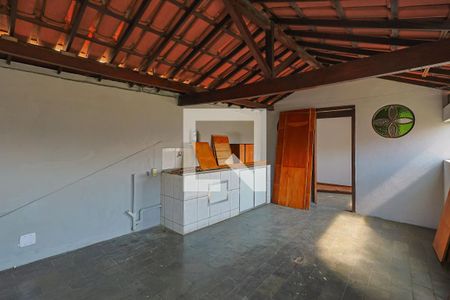 Casa à venda com 300m², 6 quartos e 2 vagas Casa à venda com 300m², 6 quartos e 2 vagasÁrea de serviço
