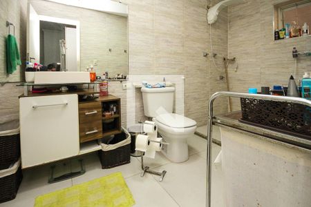 Casa à venda com 260m², 3 quartos e 3 vagas Casa à venda com 260m², 3 quartos e 3 vagasBanheiro da Suite