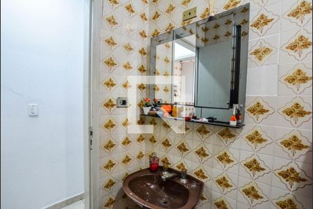 Casa à venda com 210m², 4 quartos e 2 vagasBanheiro