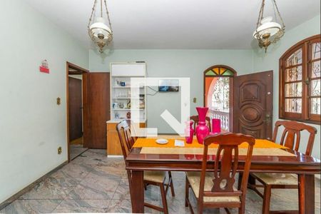 Casa à venda com 384m², 5 quartos e 4 vagas