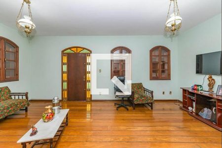 Casa à venda com 384m², 5 quartos e 4 vagas