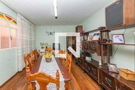 Casa à venda com 384m², 5 quartos e 4 vagas
