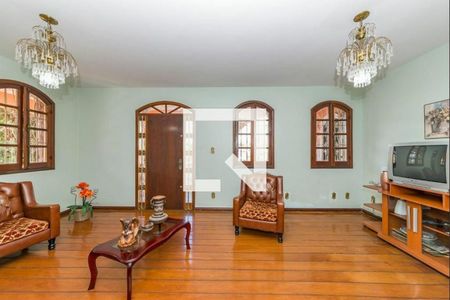 Casa à venda com 384m², 5 quartos e 4 vagas