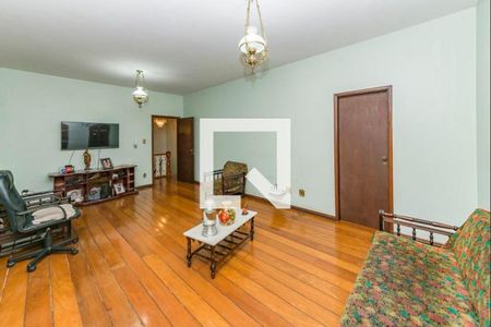 Casa à venda com 384m², 5 quartos e 4 vagas