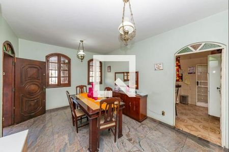 Casa à venda com 384m², 5 quartos e 4 vagas