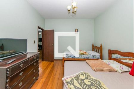 Casa à venda com 384m², 5 quartos e 4 vagas