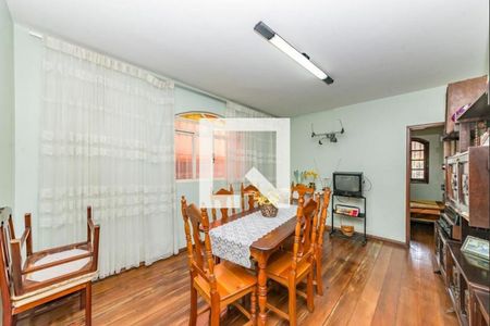 Casa à venda com 384m², 5 quartos e 4 vagas