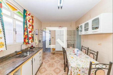Casa à venda com 384m², 5 quartos e 4 vagas