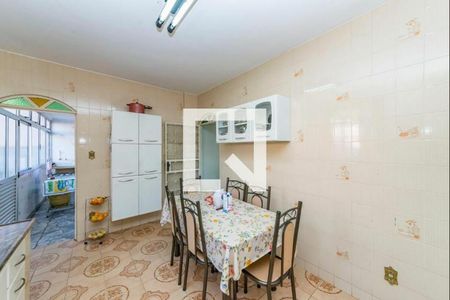 Casa à venda com 384m², 5 quartos e 4 vagas
