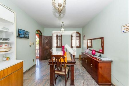 Casa à venda com 384m², 5 quartos e 4 vagas