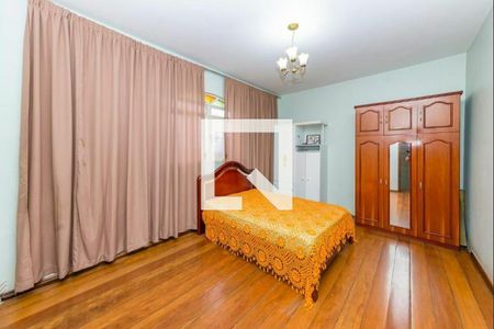 Casa à venda com 384m², 5 quartos e 4 vagas