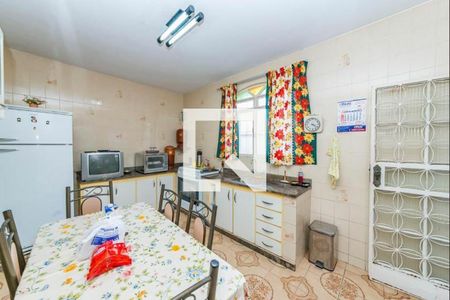 Casa à venda com 384m², 5 quartos e 4 vagas