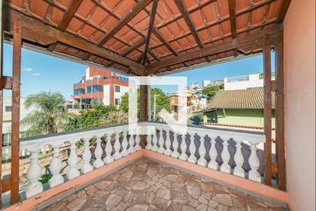 Casa à venda com 384m², 5 quartos e 4 vagas