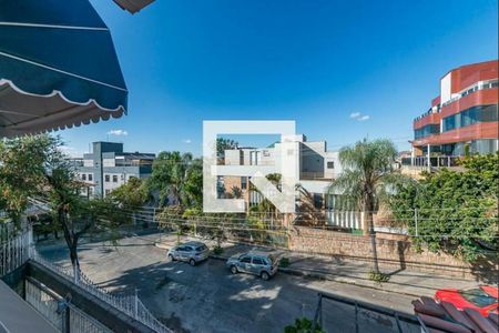 Casa à venda com 384m², 5 quartos e 4 vagas