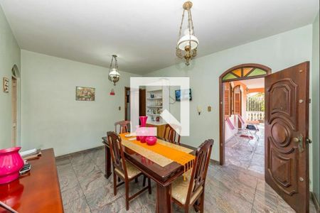 Casa à venda com 384m², 5 quartos e 4 vagas