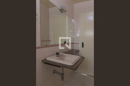 Casa à venda com 200m², 5 quartos e 6 vagas Casa à venda com 200m², 5 quartos e 6 vagasBanheiro