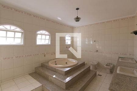 Casa à venda com 200m², 5 quartos e 6 vagas Casa à venda com 200m², 5 quartos e 6 vagasBanheiro da Suíte 2