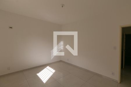 Casa à venda com 200m², 5 quartos e 6 vagas Casa à venda com 200m², 5 quartos e 6 vagasQuarto 3