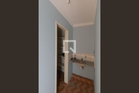 Casa à venda com 200m², 5 quartos e 6 vagas Casa à venda com 200m², 5 quartos e 6 vagasBanheiro de Serviço