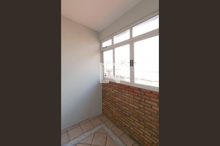 Casa à venda com 200m², 5 quartos e 6 vagas Casa à venda com 200m², 5 quartos e 6 vagasVaranda do Quarto 2