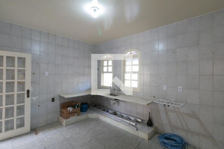 Casa à venda com 200m², 5 quartos e 6 vagas Casa à venda com 200m², 5 quartos e 6 vagasCozinha