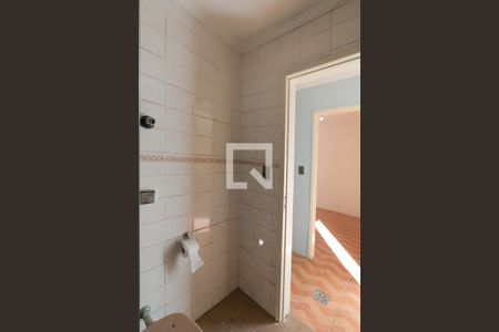 Casa à venda com 200m², 5 quartos e 6 vagas Casa à venda com 200m², 5 quartos e 6 vagasBanheiro de Serviço